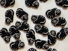 Load image into Gallery viewer, Textile Garden Novelty Buttons