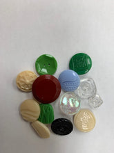Load image into Gallery viewer, Vintage German Glass Buttons