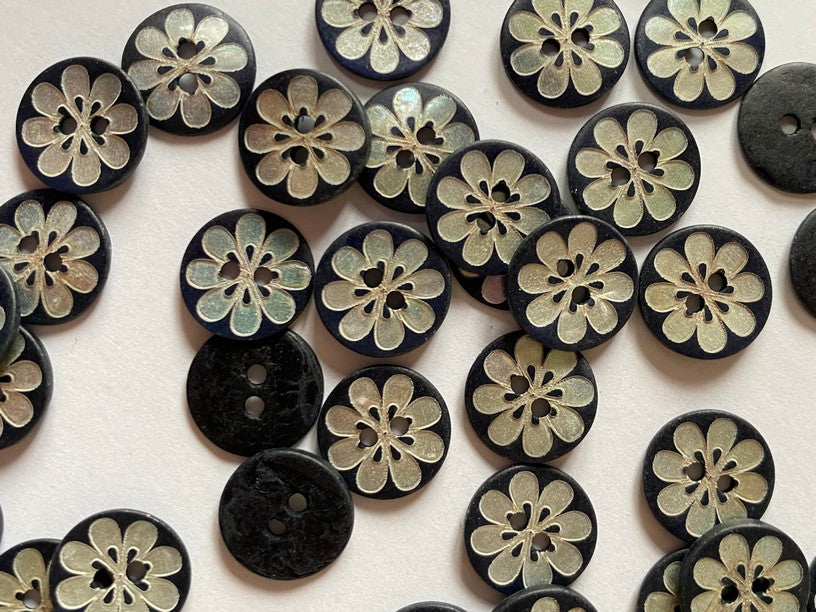 Textile Garden Shell Buttons