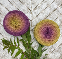Load image into Gallery viewer, Mary Ann Blossoms
